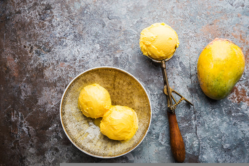 Hausgemachtes Mango-Joghurt Eis